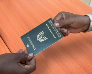 SUSPENSION DE DELIVRANCE DE VISAS ORDINAIRES AUX CITOYENS AMERICAINS ********* SUSPENSION OF ISSUANCE OF ORDINARY VISAS TO US CITIZENS